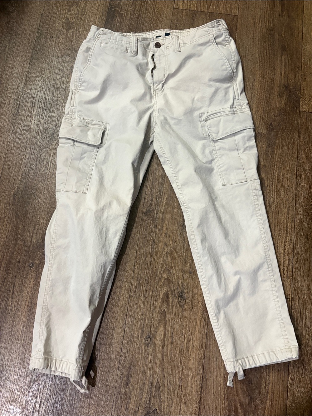 American Eagle Outfitters Men's Cargo Pants in Light Beige